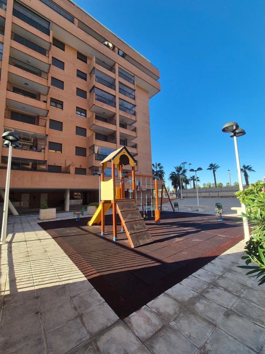 2 soveværelse Penthouse til leje i Valencia by med swimmingpool garage - € 1.900 (Ref: 10173842)