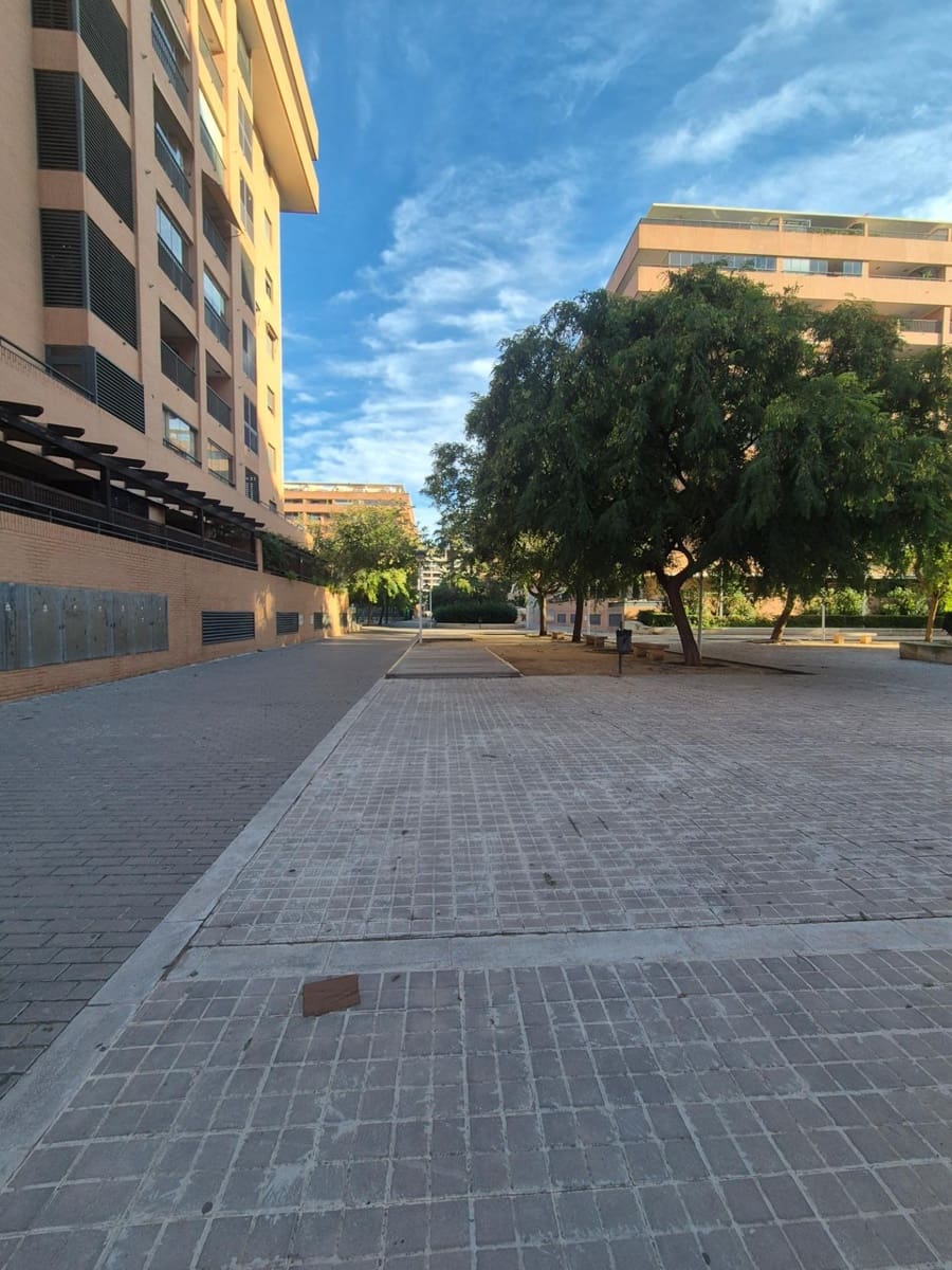 2 soveværelse Penthouse til leje i Valencia by med swimmingpool garage - € 1.900 (Ref: 10173842)