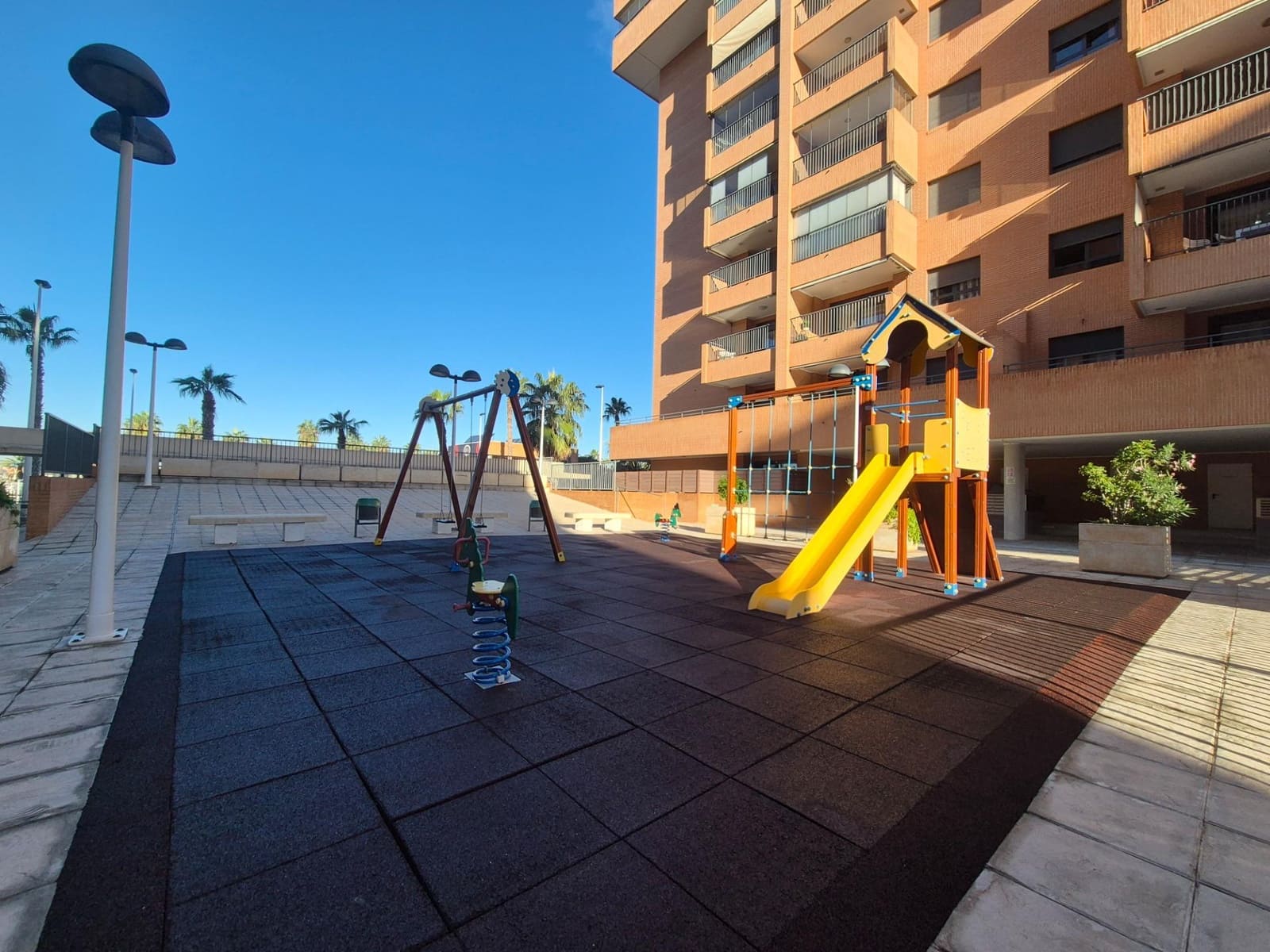 2 soveværelse Penthouse til leje i Valencia by med swimmingpool garage - € 1.900 (Ref: 10173842)