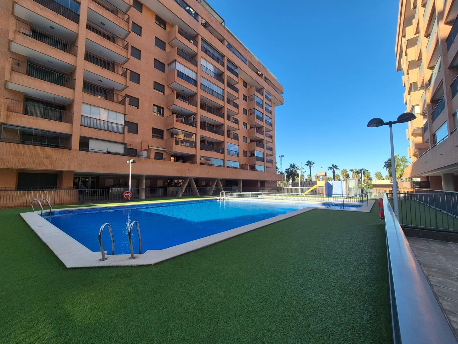 2 soveværelse Penthouse til leje i Valencia by med swimmingpool garage - € 1.900 (Ref: 10173842)