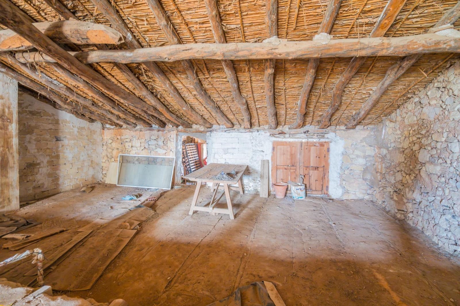 3 slaapkamer Huis te koop in Requena met garage - € 126.000 (Ref: 10180777)