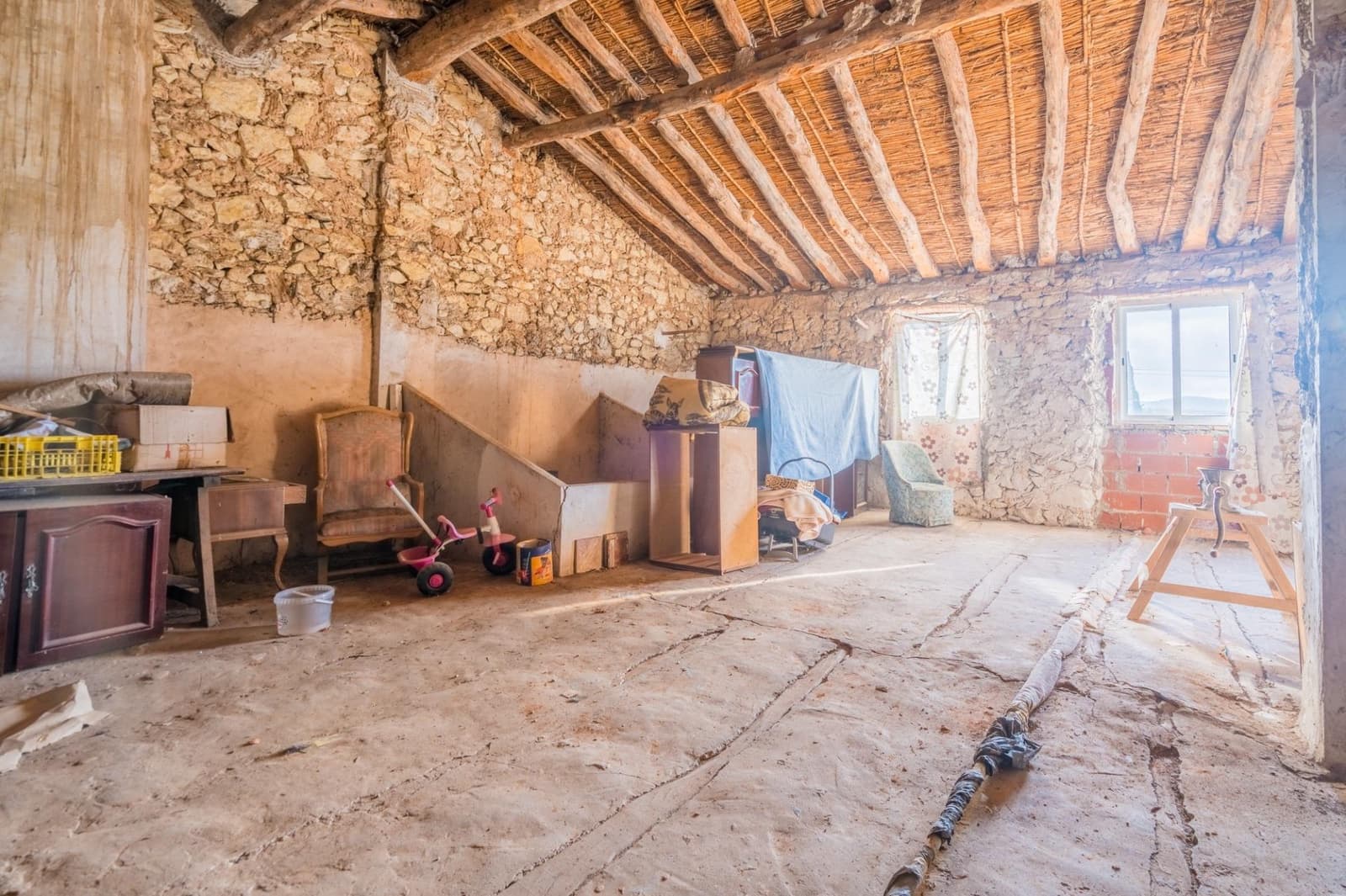 3 slaapkamer Huis te koop in Requena met garage - € 126.000 (Ref: 10180777)