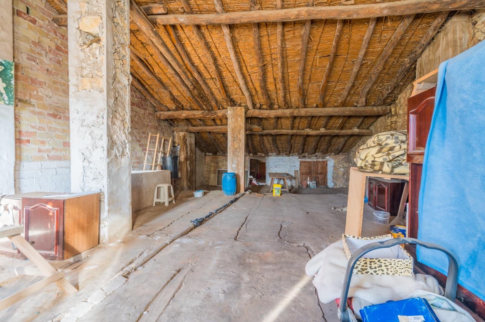 3 slaapkamer Huis te koop in Requena met garage - € 126.000 (Ref: 10180777)