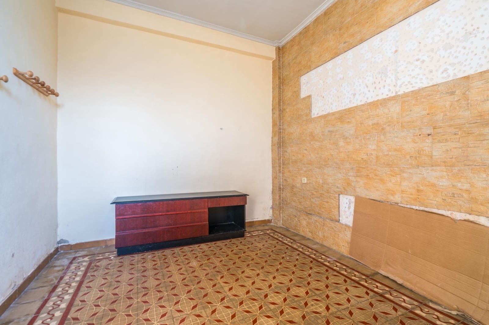 3 slaapkamer Huis te koop in Requena met garage - € 126.000 (Ref: 10180777)