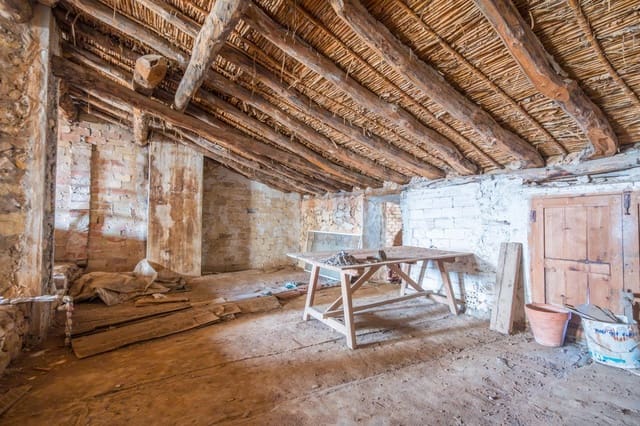 3 slaapkamer Huis te koop in Requena met garage - € 126.000 (Ref: 10180777)