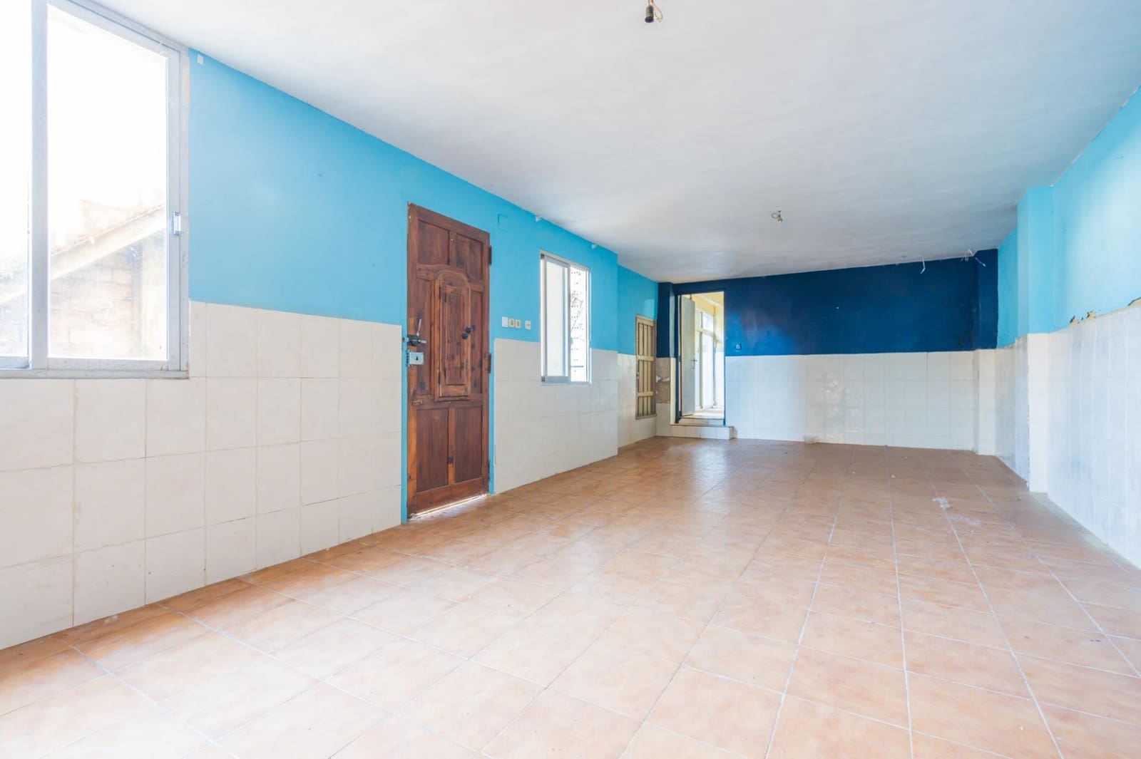 3 slaapkamer Huis te koop in Requena met garage - € 126.000 (Ref: 10180777)