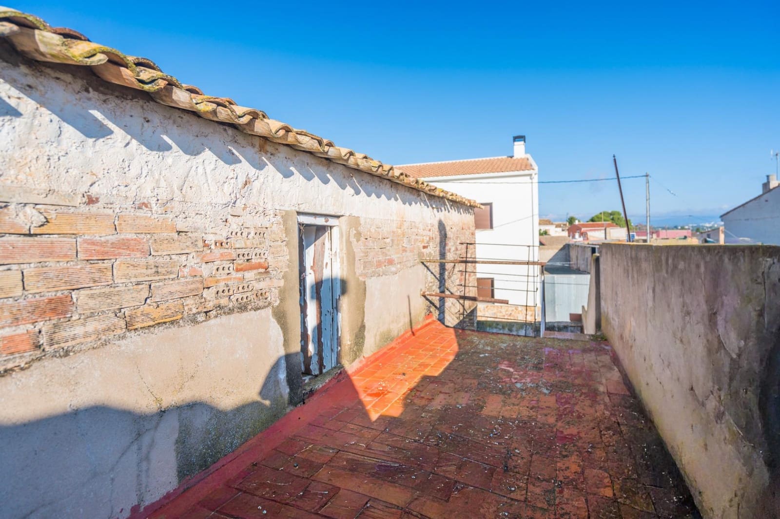 3 slaapkamer Huis te koop in Requena met garage - € 126.000 (Ref: 10180777)