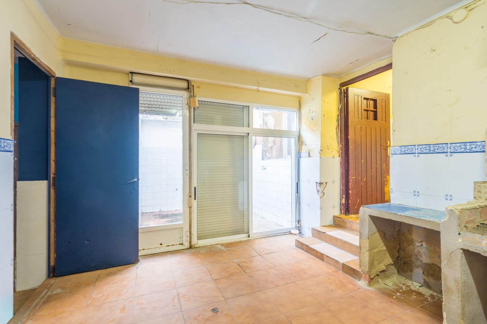 3 slaapkamer Huis te koop in Requena met garage - € 126.000 (Ref: 10180777)