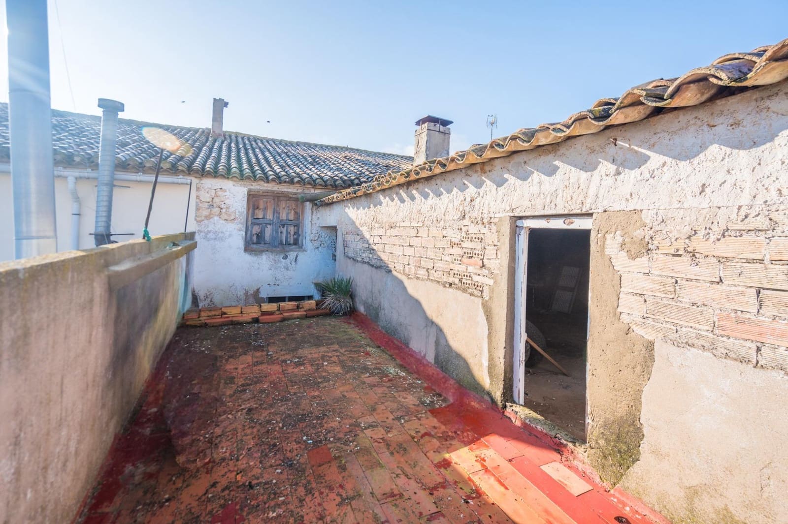 3 slaapkamer Huis te koop in Requena met garage - € 126.000 (Ref: 10180777)