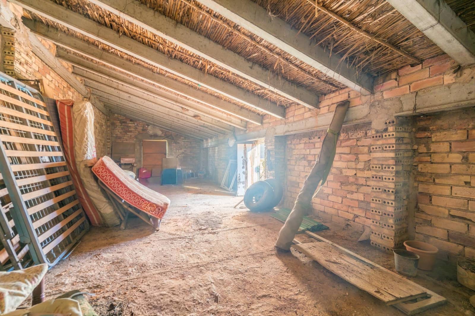 3 slaapkamer Huis te koop in Requena met garage - € 126.000 (Ref: 10180777)