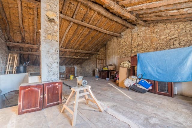 3 slaapkamer Huis te koop in Requena met garage - € 126.000 (Ref: 10180777)
