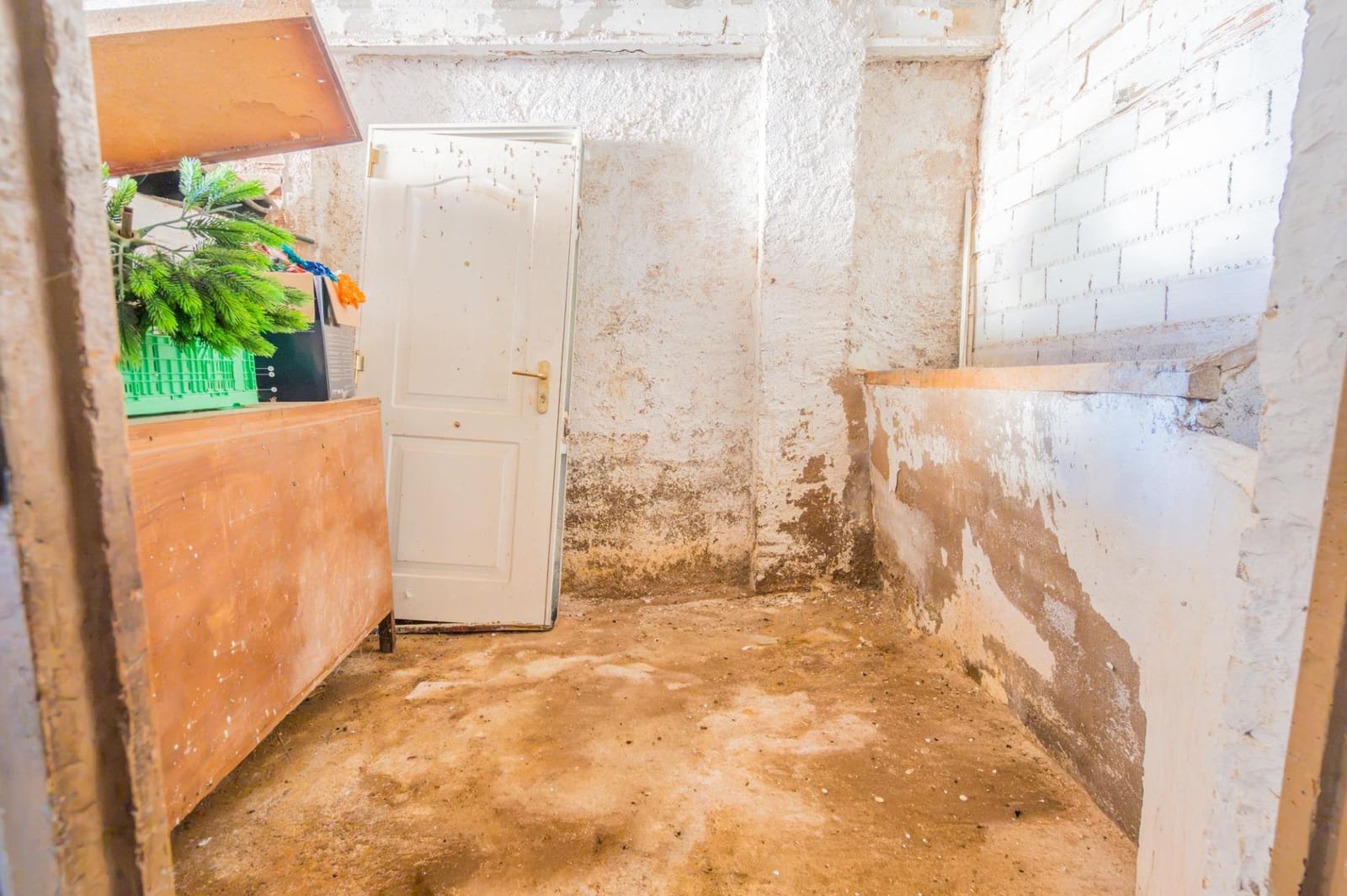 3 slaapkamer Huis te koop in Requena met garage - € 126.000 (Ref: 10180777)