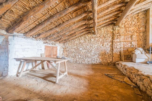3 slaapkamer Huis te koop in Requena met garage - € 126.000 (Ref: 10180777)