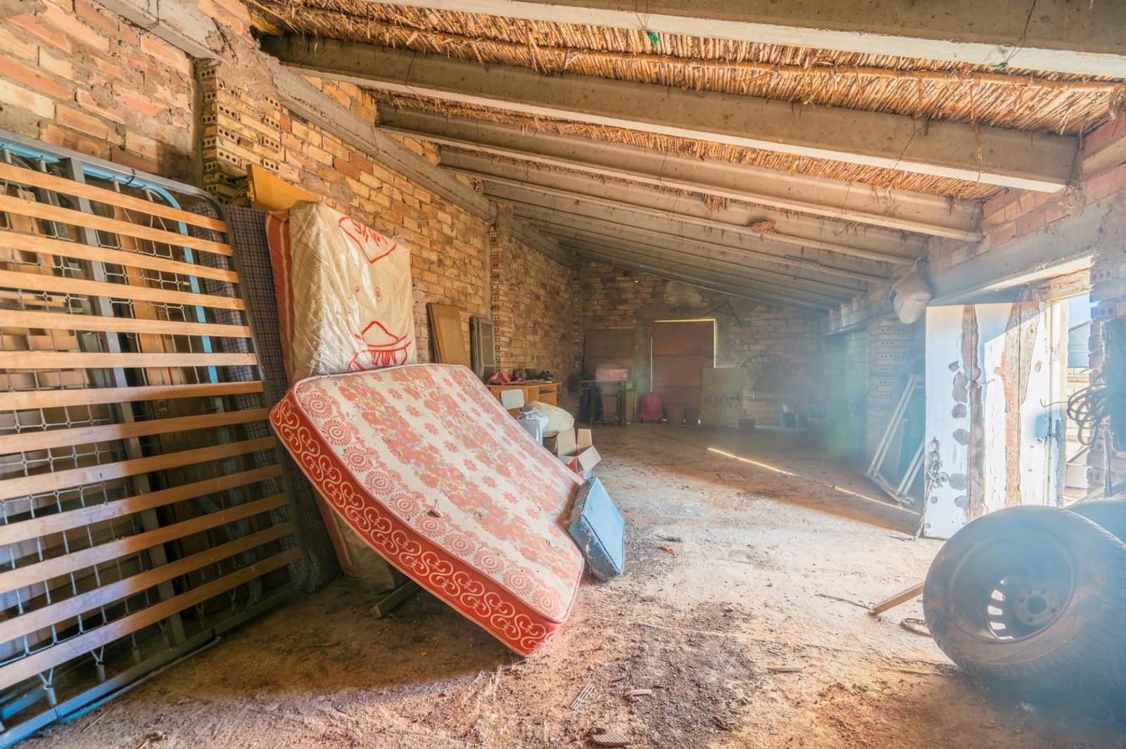 3 slaapkamer Huis te koop in Requena met garage - € 126.000 (Ref: 10180777)