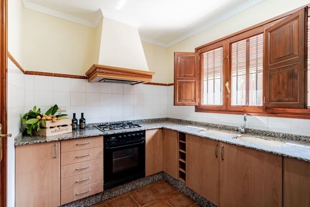 2 sypialnia Finka/Dom wiejski na sprzedaż w L'Enova z garażem - 600 000 € (Ref: 6904521)