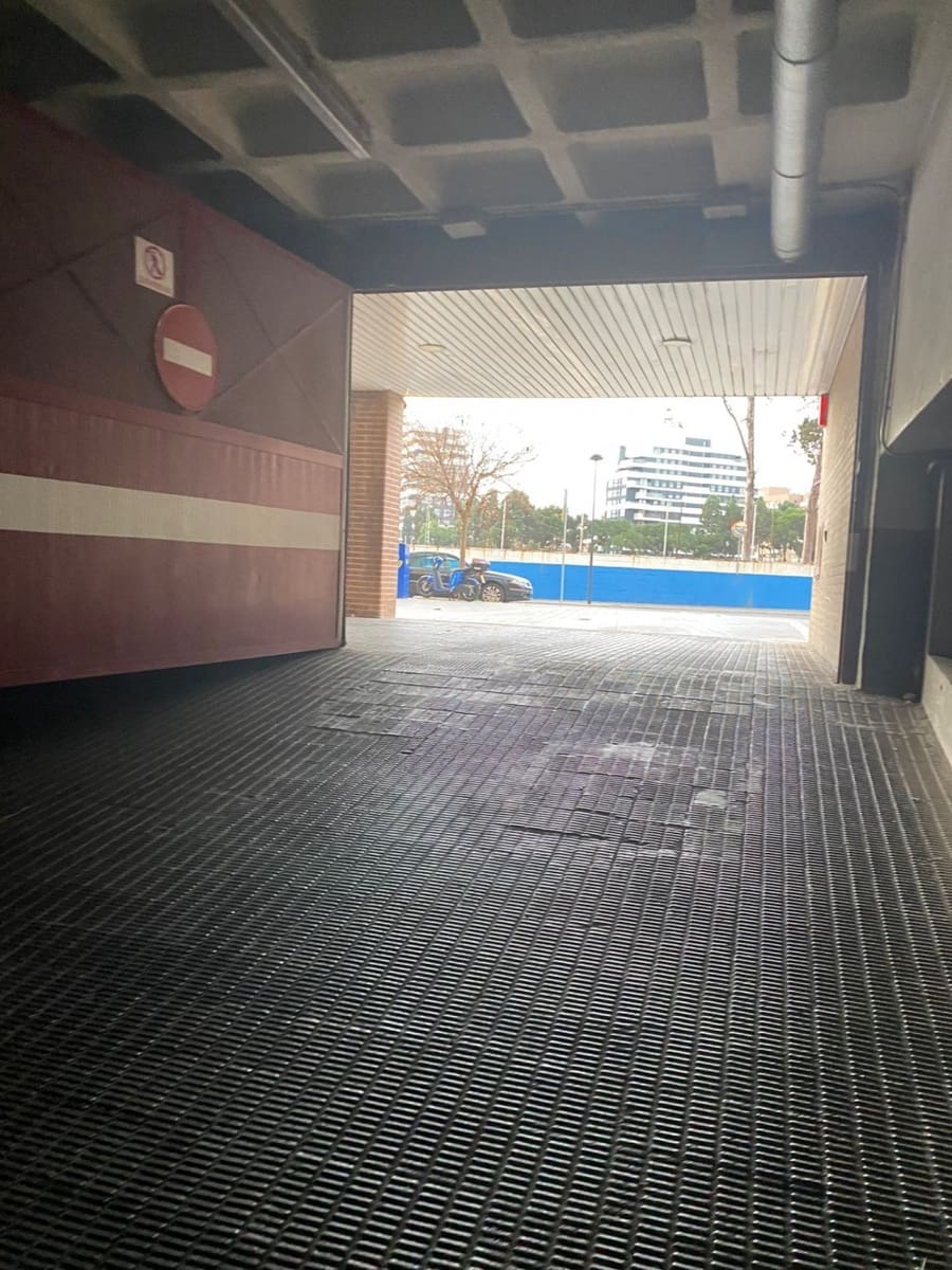 Garage in vendita in Valencia citta - 27.000 € (Rif: 7295679)
