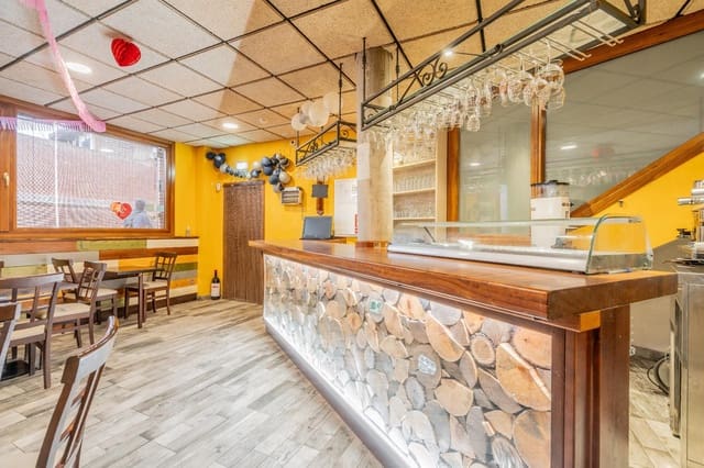 4 makuuhuone Hotelli myytävänä paikassa Anento - 160 000 € (Ref: 8000790)