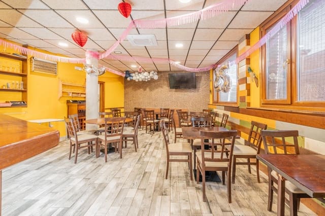 4 makuuhuone Hotelli myytävänä paikassa Anento - 160 000 € (Ref: 8000790)