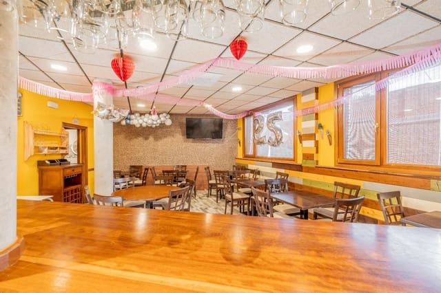 4 makuuhuone Hotelli myytävänä paikassa Anento - 160 000 € (Ref: 8000790)