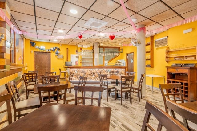 4 makuuhuone Hotelli myytävänä paikassa Anento - 160 000 € (Ref: 8000790)