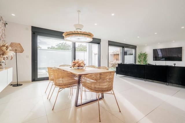 7 slaapkamer Villa te koop in Picanya met zwembad garage - € 749.900 (Ref: 8068707)