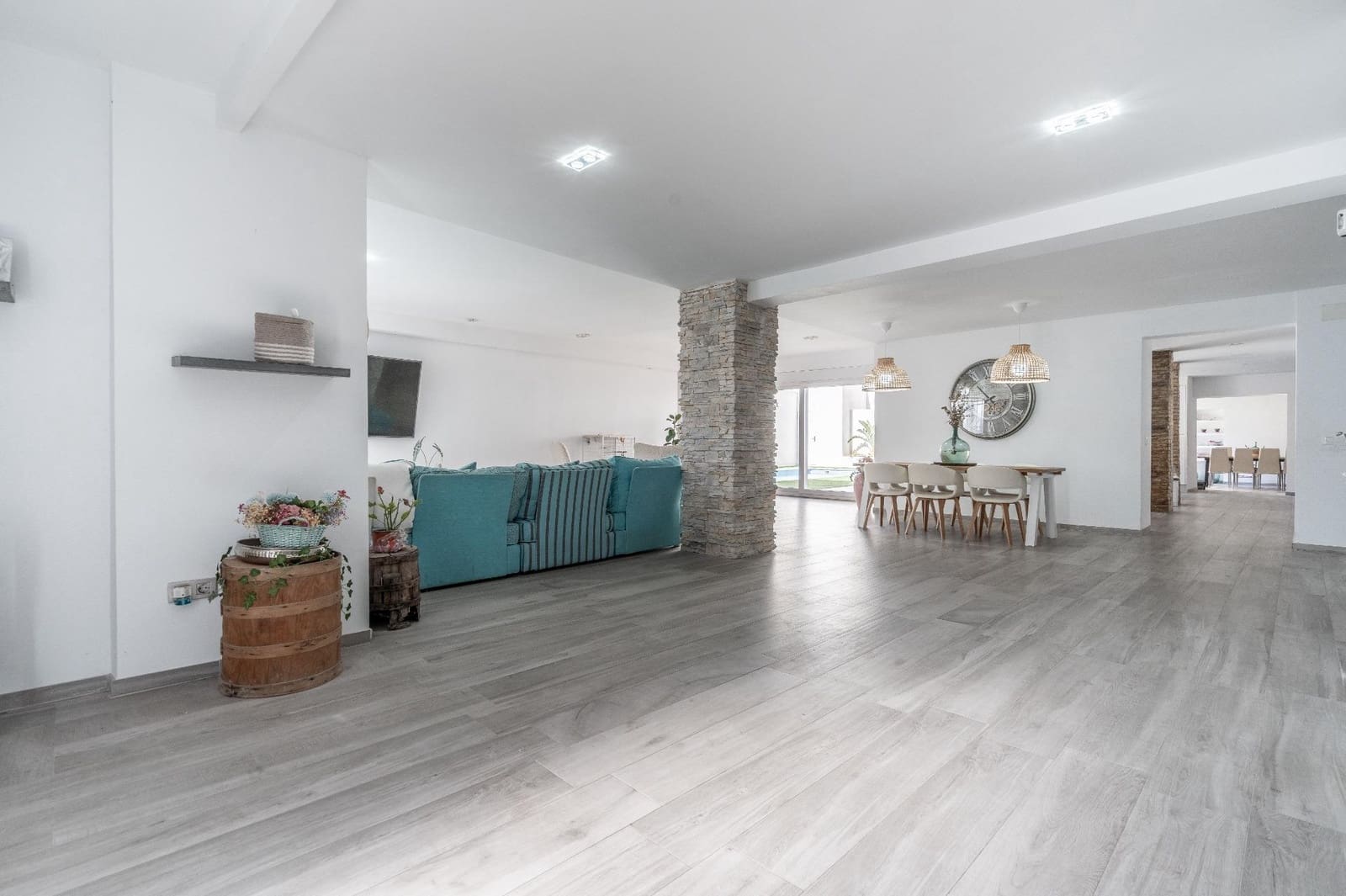 6 soveværelse Villa til salg i Valencia by med swimmingpool garage - € 650.000 (Ref: 8302915)