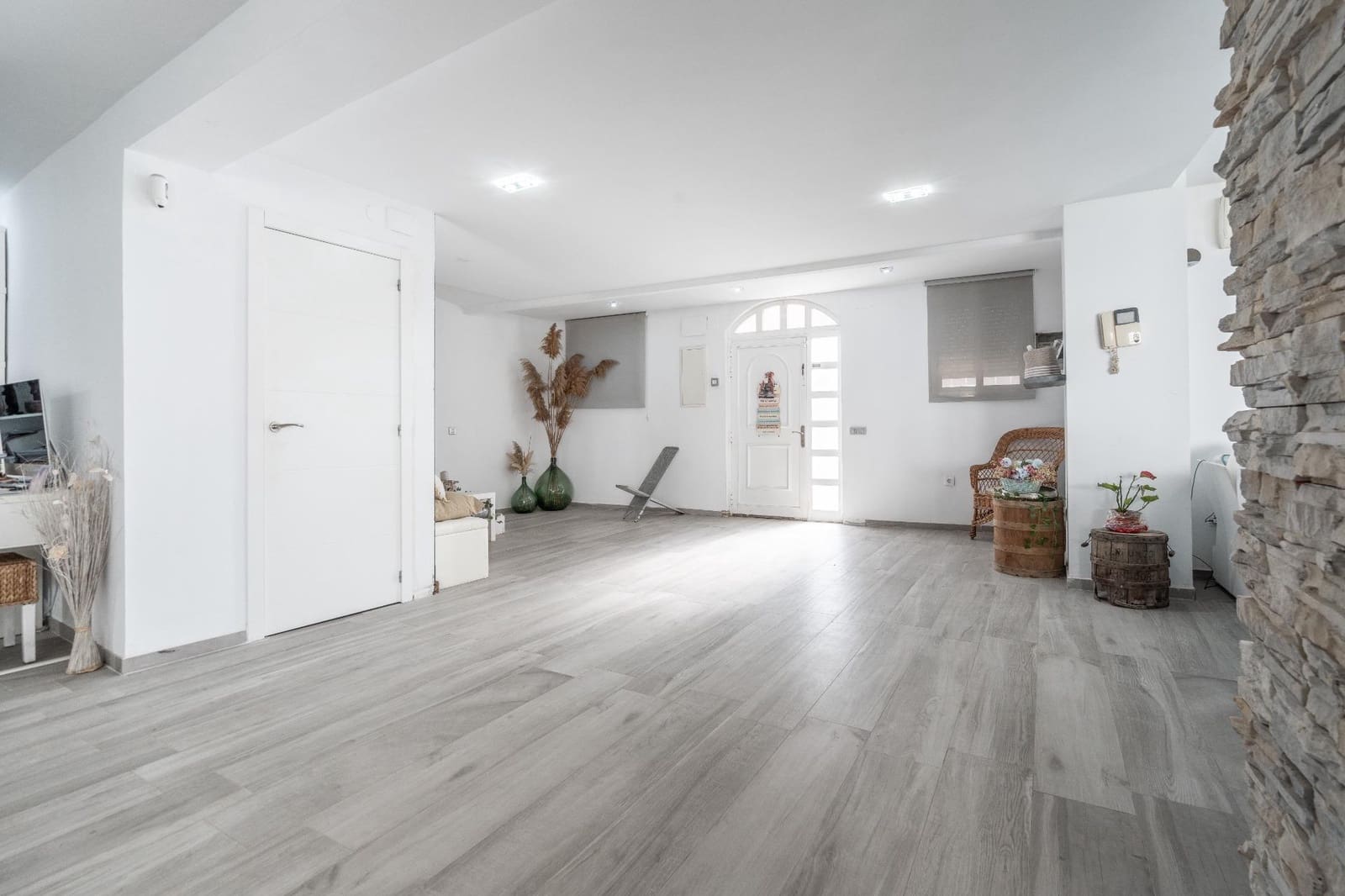 6 soveværelse Villa til salg i Valencia by med swimmingpool garage - € 650.000 (Ref: 8302915)