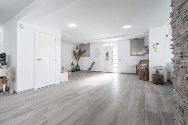 6 soverom Villa til salgs i Natzaret, Valencia by med svømmebasseng garasje - € 650 000 (Ref: 8302915)