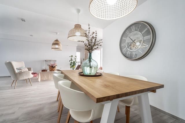 6 soverom Villa til salgs i Natzaret, Valencia by med svømmebasseng garasje - € 650 000 (Ref: 8302915)