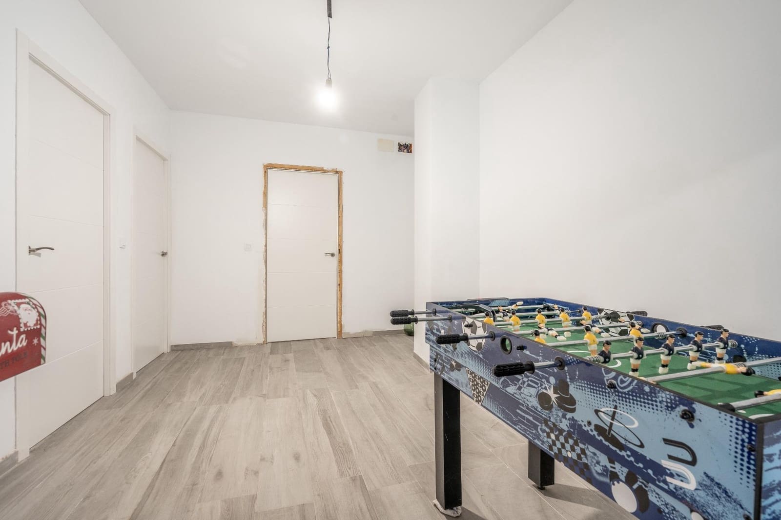 6 soveværelse Villa til salg i Valencia by med swimmingpool garage - € 650.000 (Ref: 8302915)