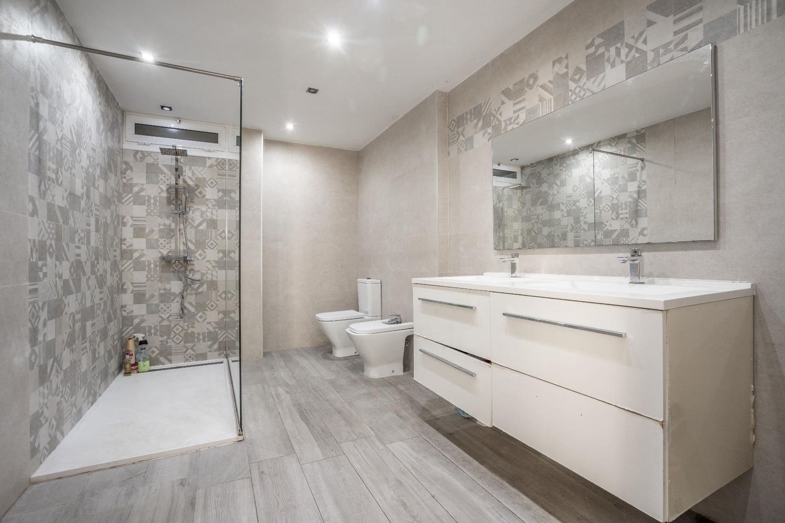 6 soveværelse Villa til salg i Valencia by med swimmingpool garage - € 650.000 (Ref: 8302915)