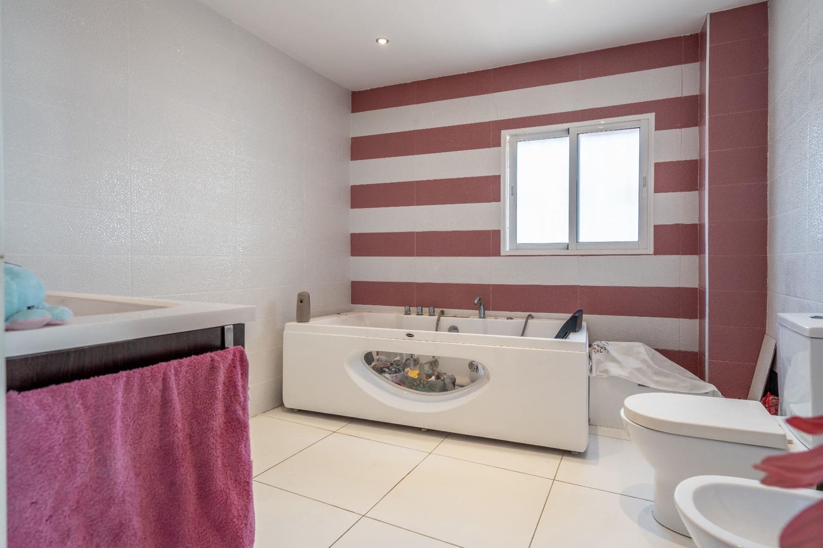 6 soveværelse Villa til salg i Valencia by med swimmingpool garage - € 650.000 (Ref: 8302915)