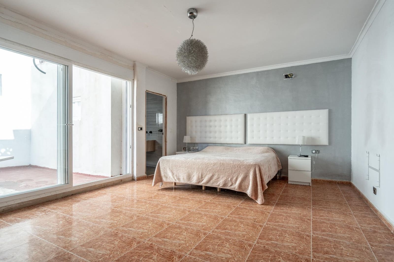 6 soveværelse Villa til salg i Valencia by med swimmingpool garage - € 650.000 (Ref: 8302915)