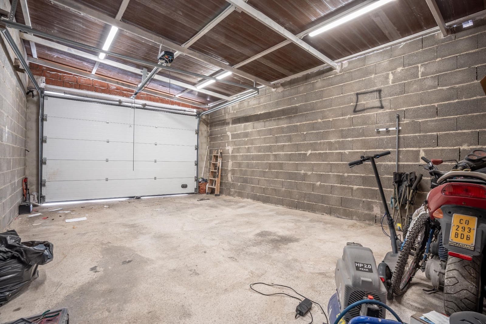 6 soveværelse Villa til salg i Valencia by med swimmingpool garage - € 650.000 (Ref: 8302915)