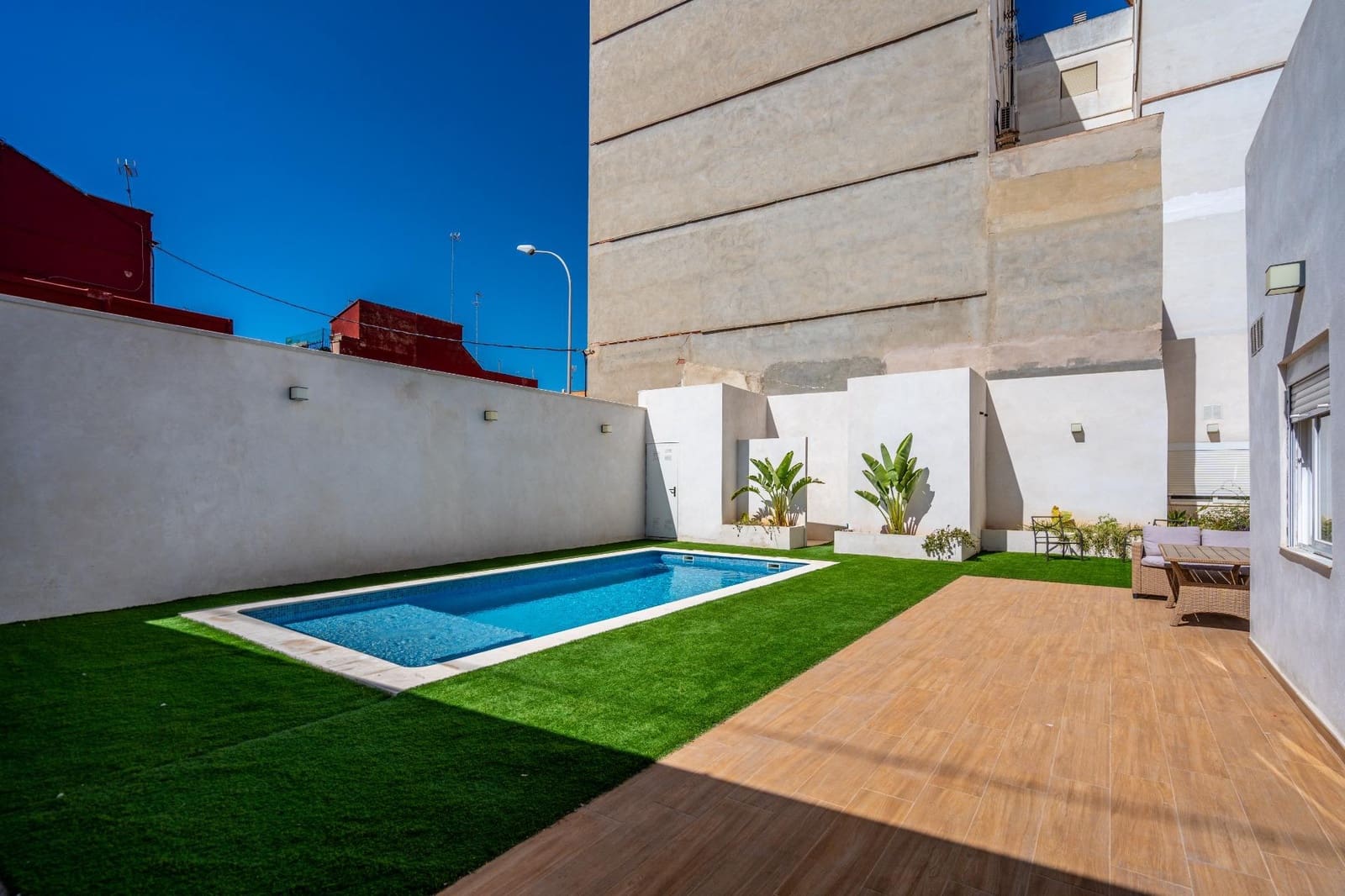 6 soveværelse Villa til salg i Valencia by med swimmingpool garage - € 650.000 (Ref: 8302915)