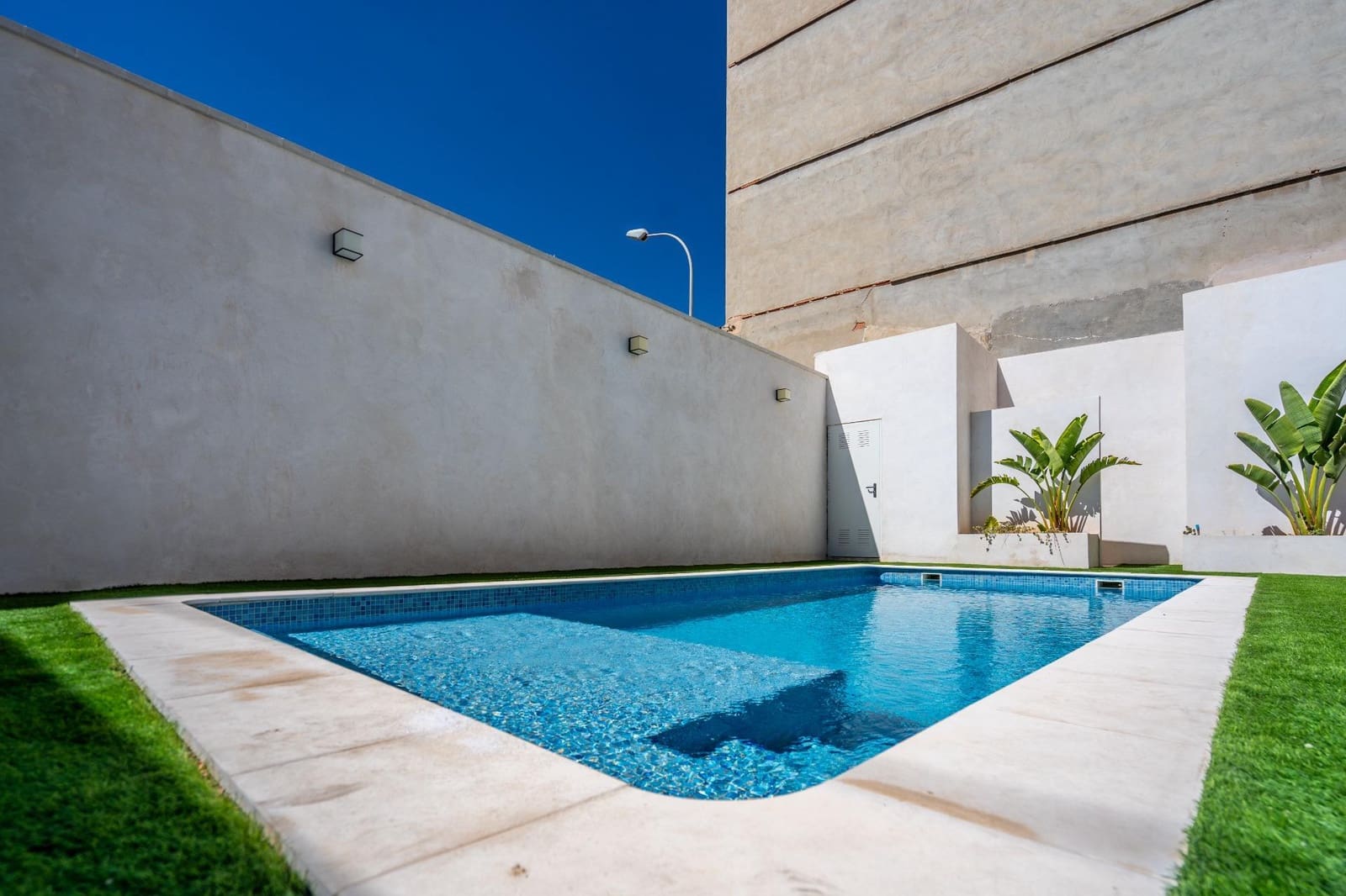 6 soveværelse Villa til salg i Valencia by med swimmingpool garage - € 650.000 (Ref: 8302915)