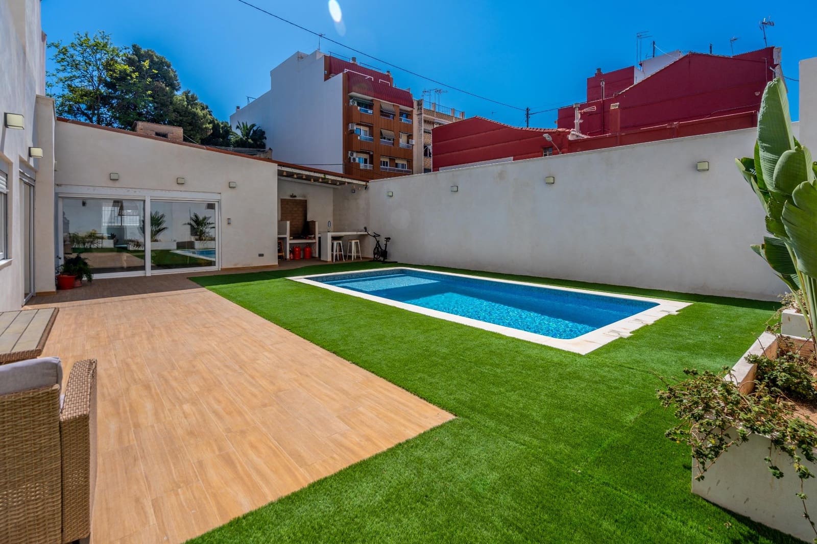 6 soveværelse Villa til salg i Valencia by med swimmingpool garage - € 650.000 (Ref: 8302915)