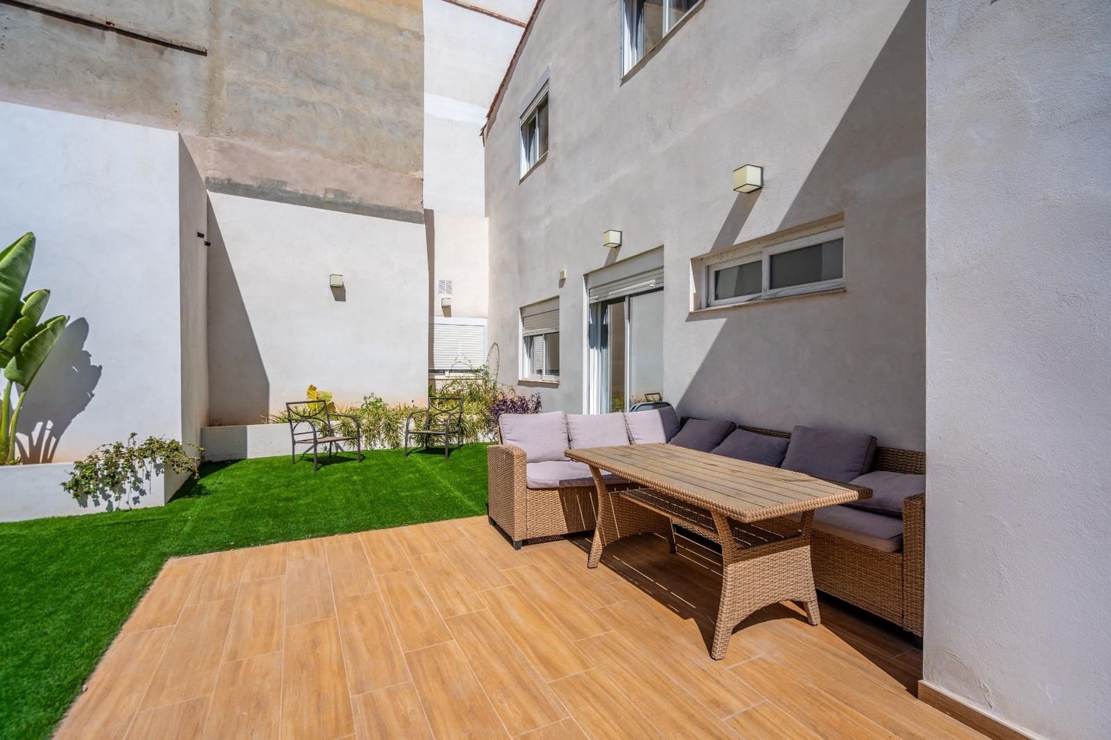 6 soveværelse Villa til salg i Valencia by med swimmingpool garage - € 650.000 (Ref: 8302915)