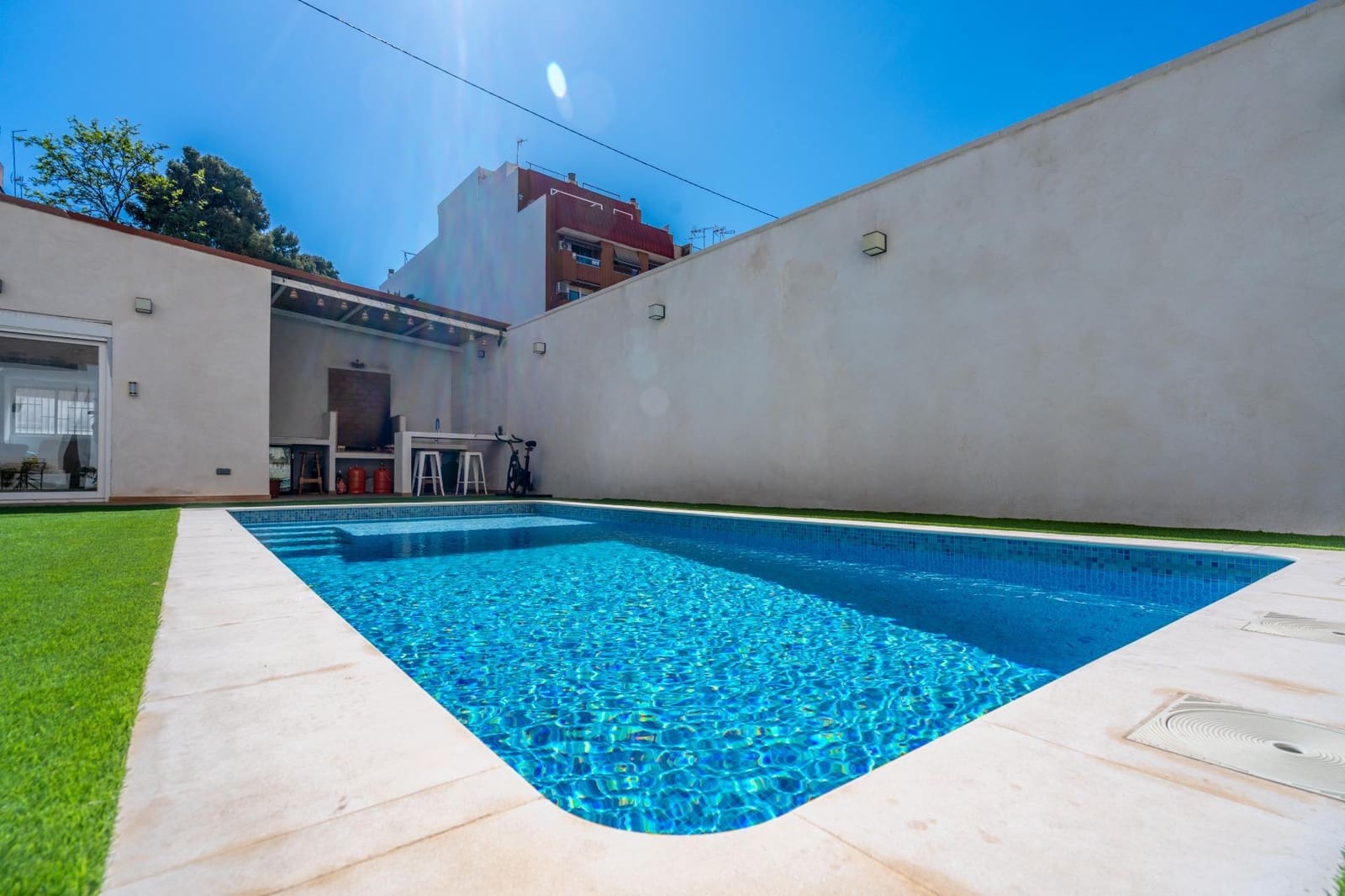 6 soveværelse Villa til salg i Valencia by med swimmingpool garage - € 650.000 (Ref: 8302915)