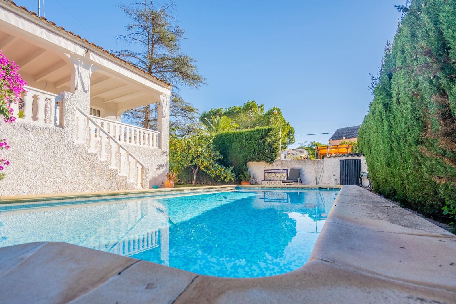 4 soveværelse Villa til salg i L'Eliana med swimmingpool garage - € 485.000 (Ref: 8701644)