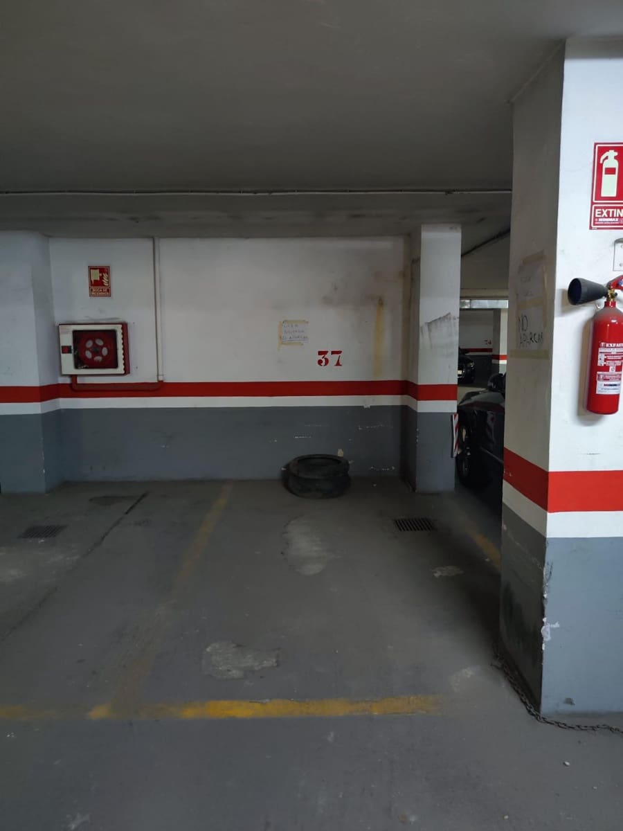 Garage til salg i Valencia by - € 19.900 (Ref: 8849657)