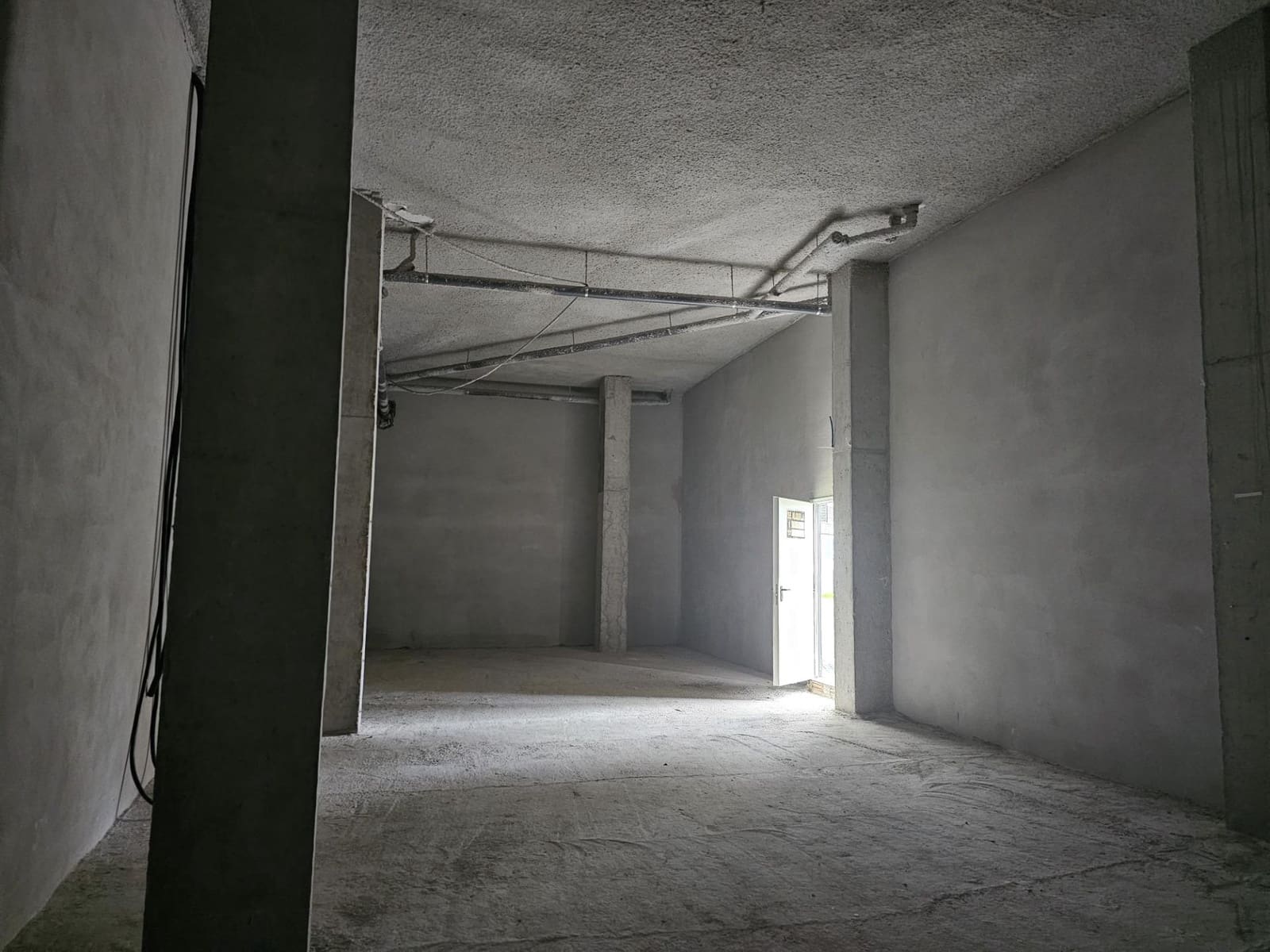 Komercyjne do wynajęcia w Miasto Walencja - 950 € (Ref: 8867113)