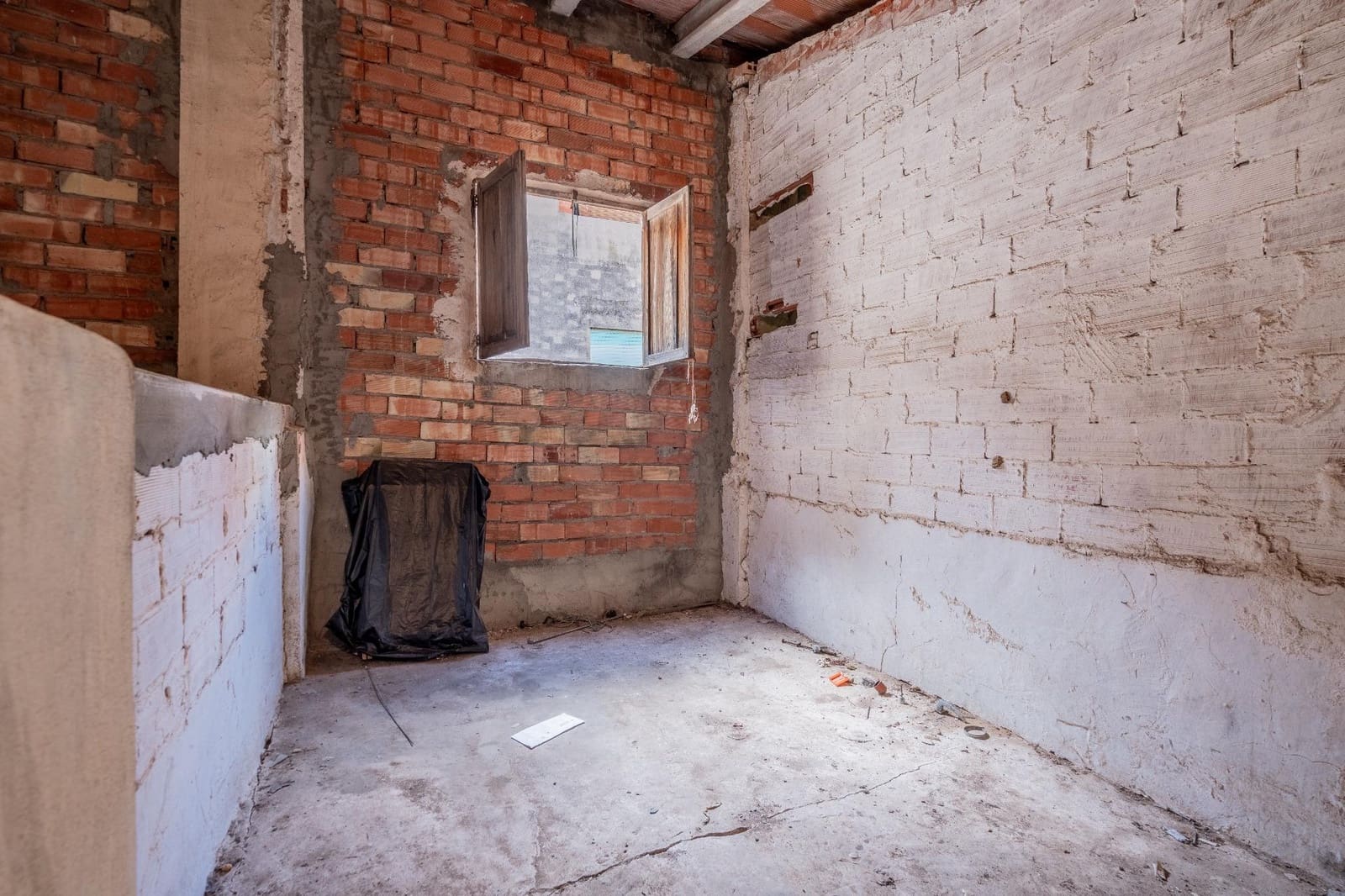 5 soveværelse Byhus til salg i Chella - € 75.000 (Ref: 9005209)