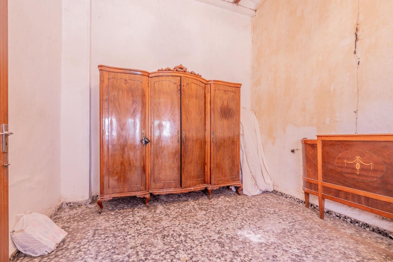 5 soveværelse Byhus til salg i Chella - € 75.000 (Ref: 9005209)