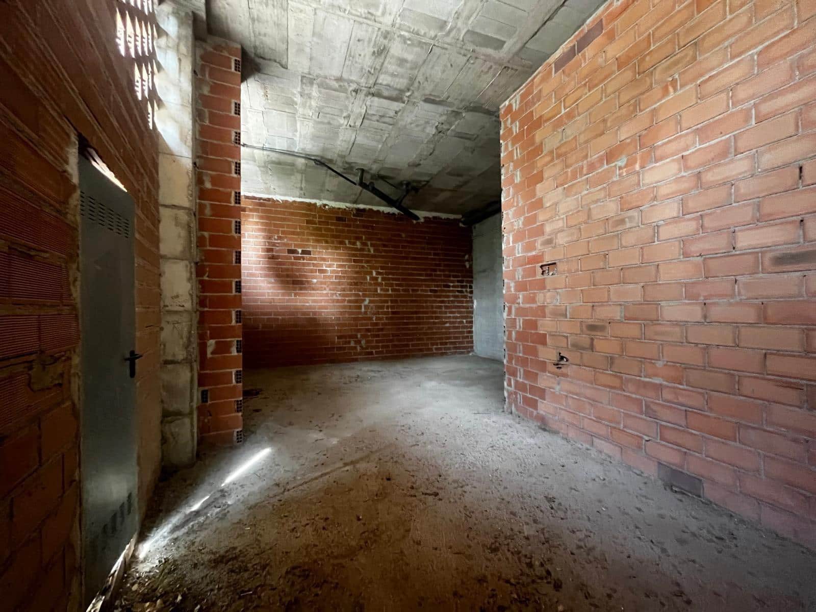 Erhverv til leje i Valencia by - € 4.500 (Ref: 9012190)