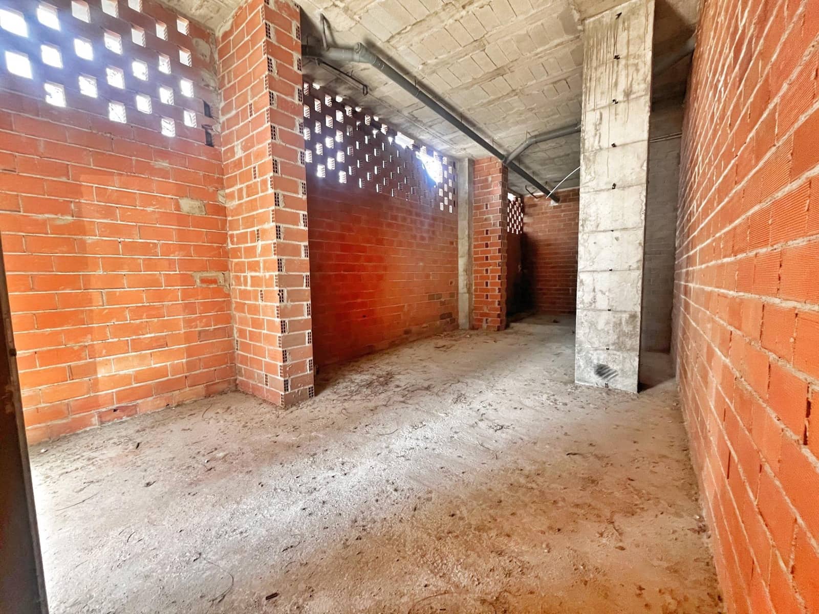 Erhverv til leje i Valencia by - € 4.500 (Ref: 9012190)