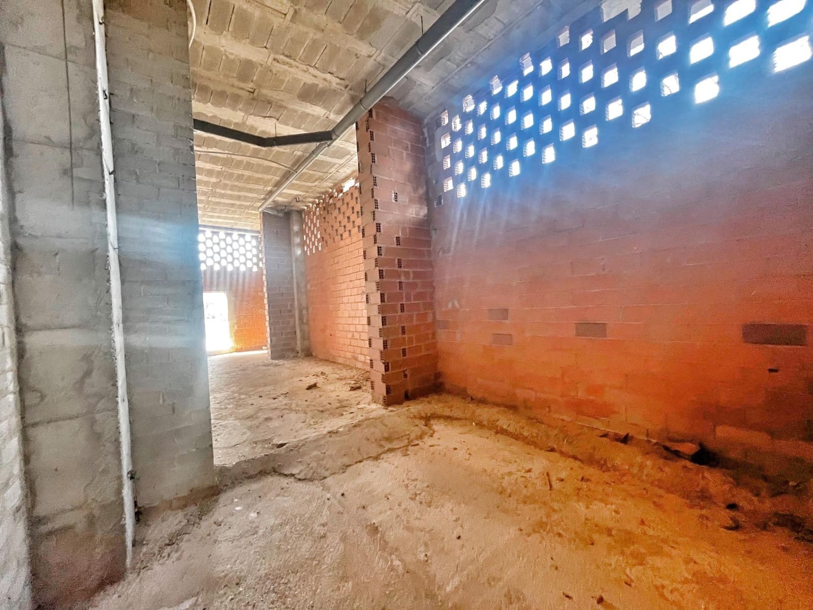 Erhverv til leje i Valencia by - € 4.500 (Ref: 9012190)