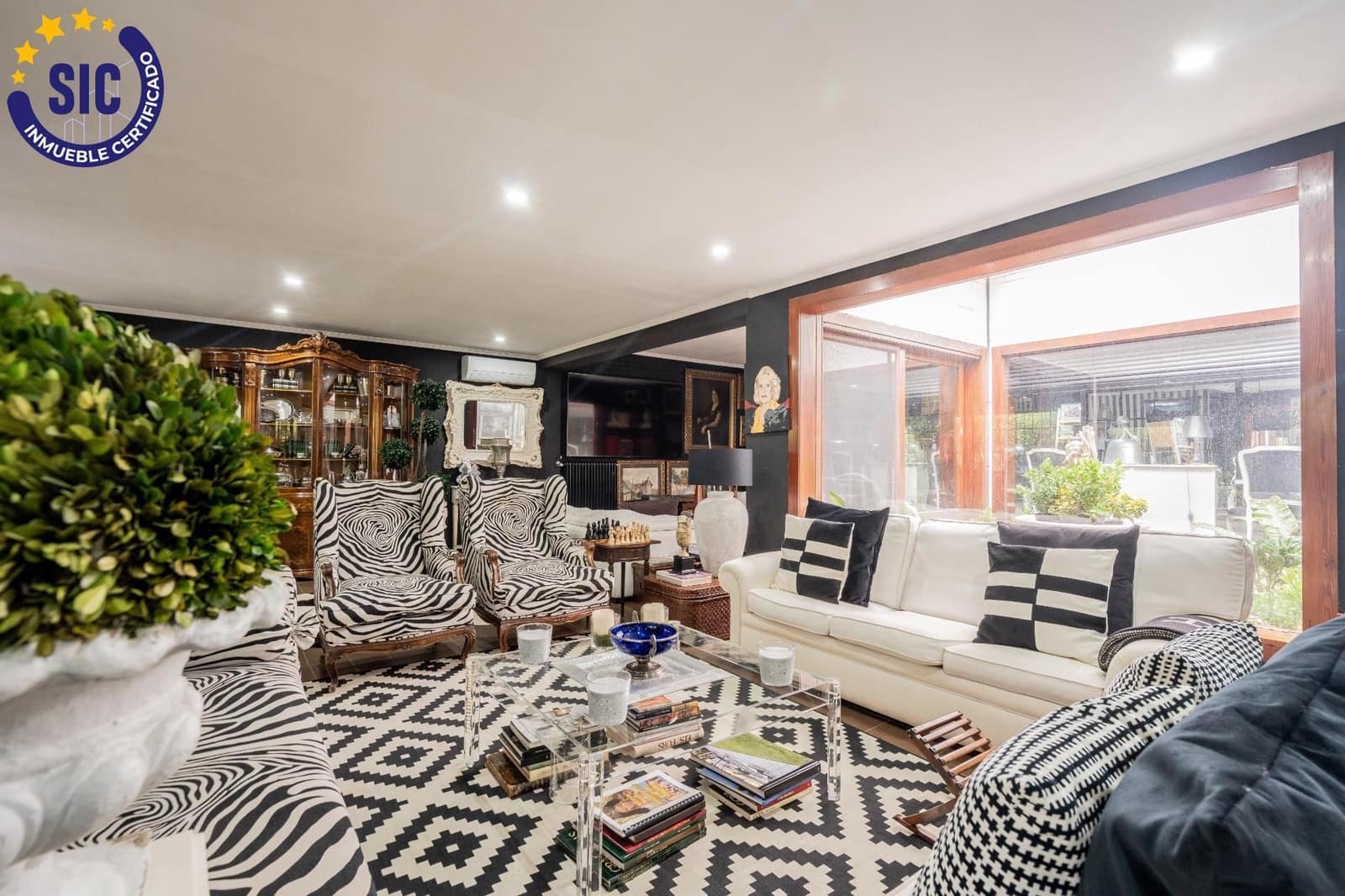 6 slaapkamer Villa te koop in La Canada met zwembad - € 1.000.000 (Ref: 9014416)