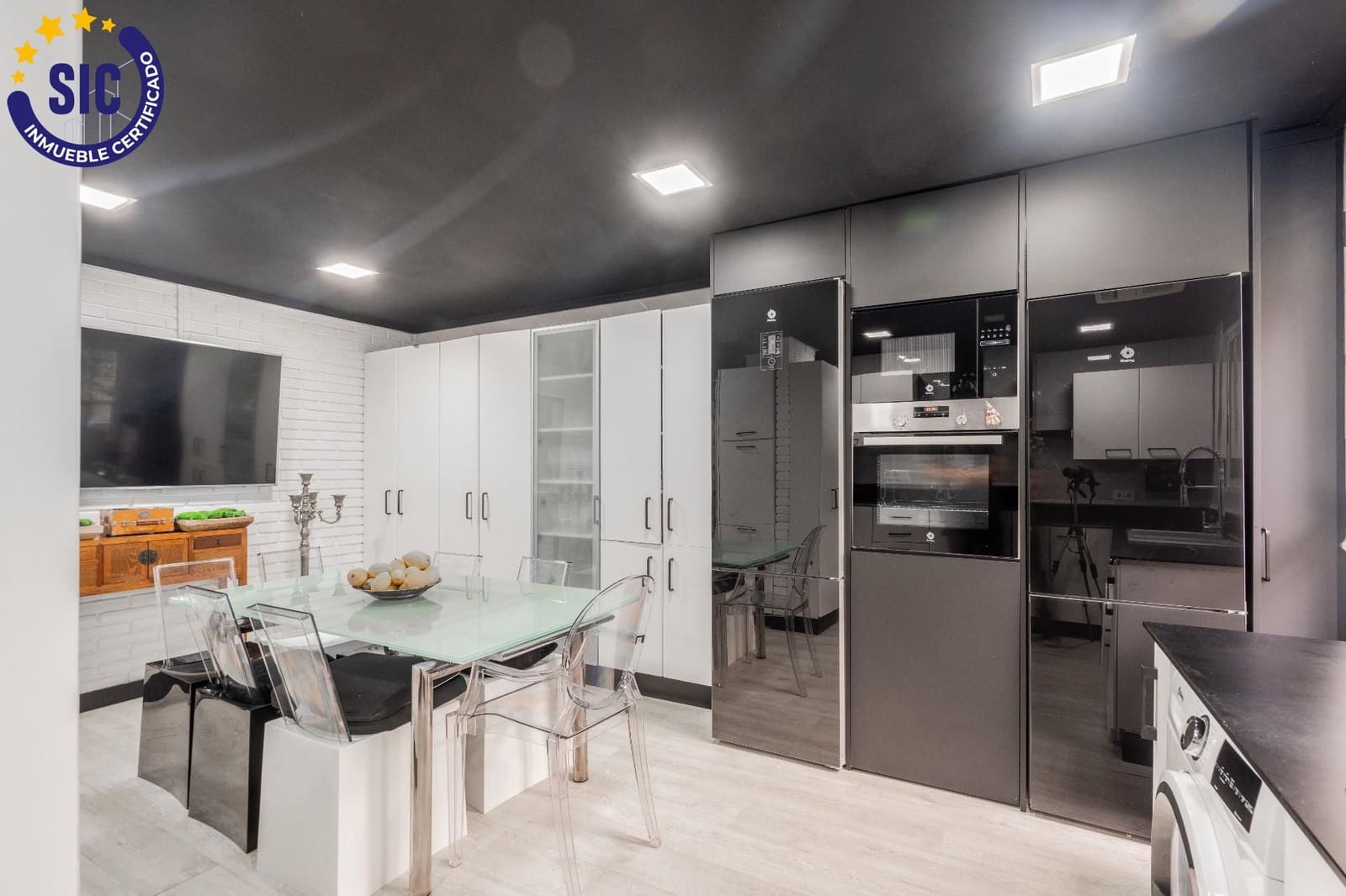 6 slaapkamer Villa te koop in La Canada met zwembad - € 1.000.000 (Ref: 9014416)