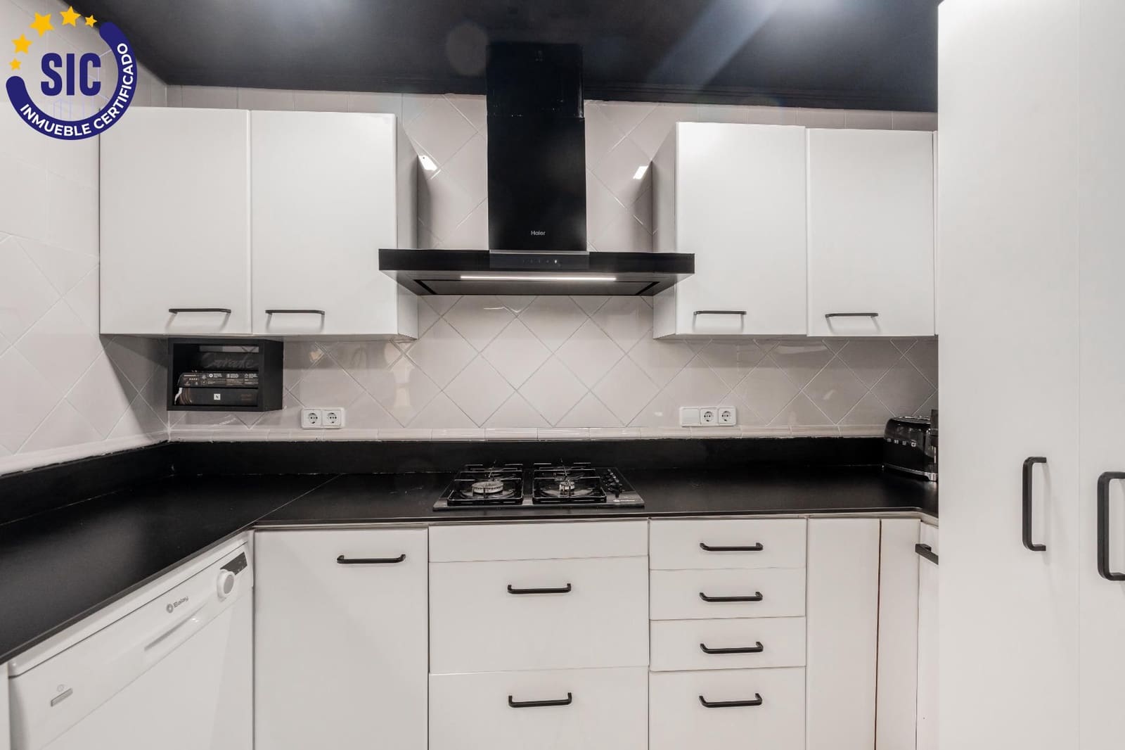 6 slaapkamer Villa te koop in La Canada met zwembad - € 1.000.000 (Ref: 9014416)